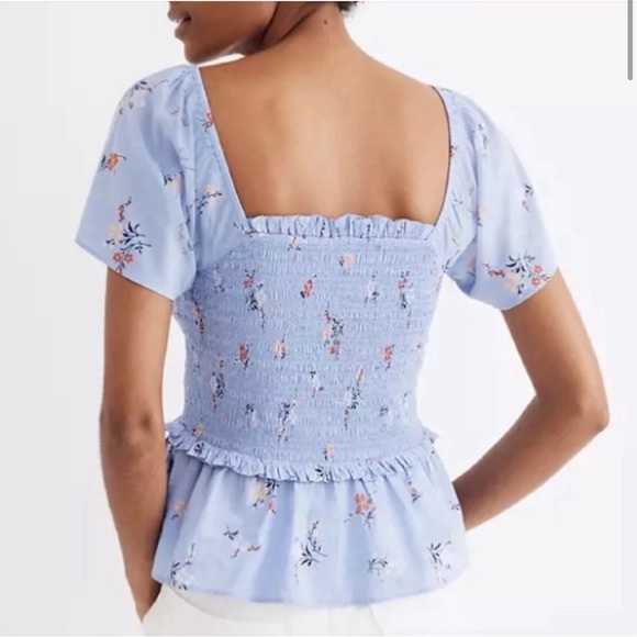 Perfect condition blue floral Madewell peplum smocked flutter sleeve top - Picture 3 of 5